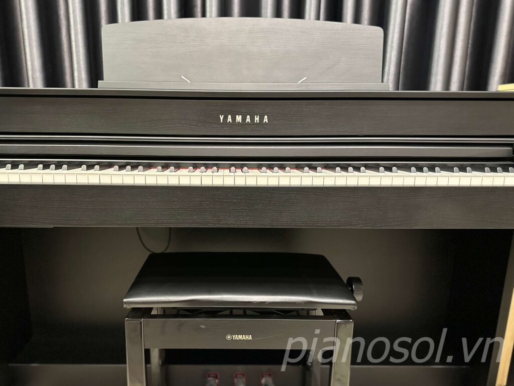 Yamaha CLP645 sở hữu 4 loa