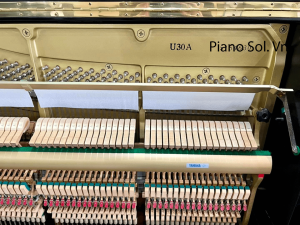 YAMAHA U30A