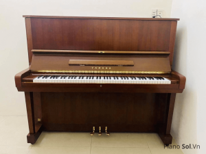 YAMAHA U5