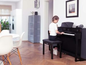 YAMAHA CLP775PE | Đen Bóng