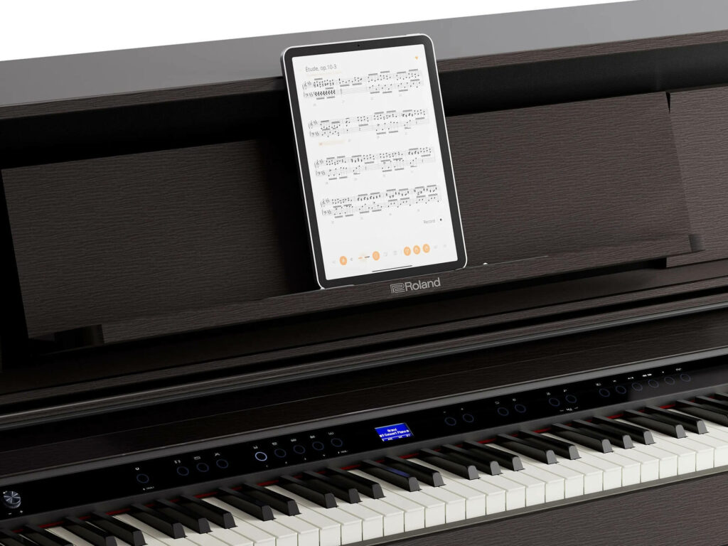 Công nghệ hiện đại trên đàn piano điện