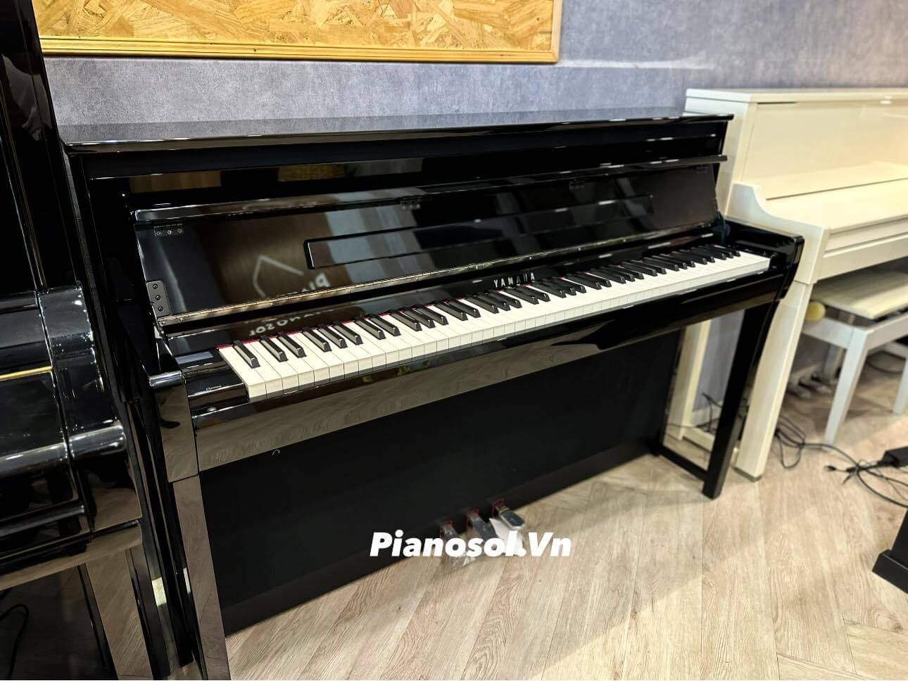 YAMAHA CLP-785PE