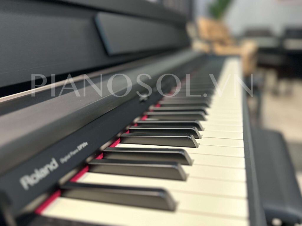 Âm thanh và bàn phím của Roland DP90