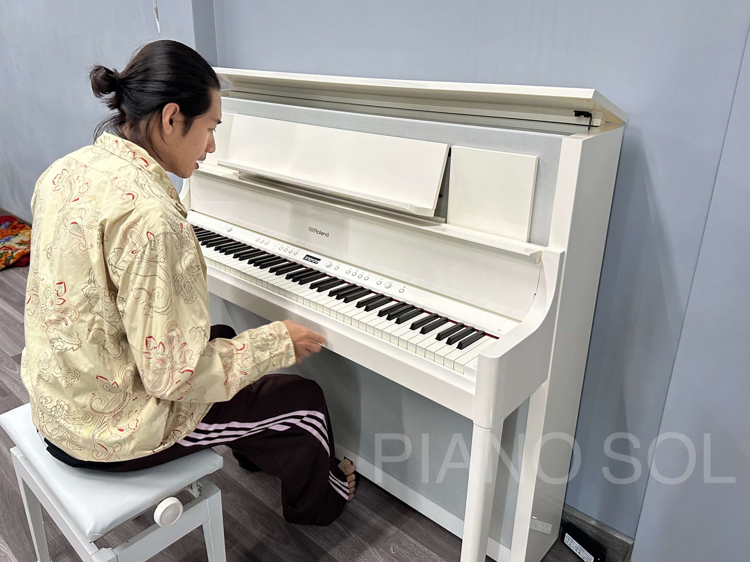 ROLAND LX708PW Trắng Bóng