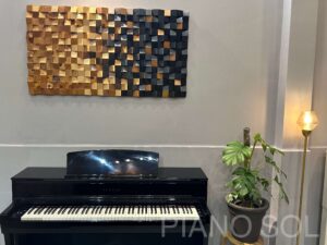 YAMAHA CLP675PE Đen Bóng