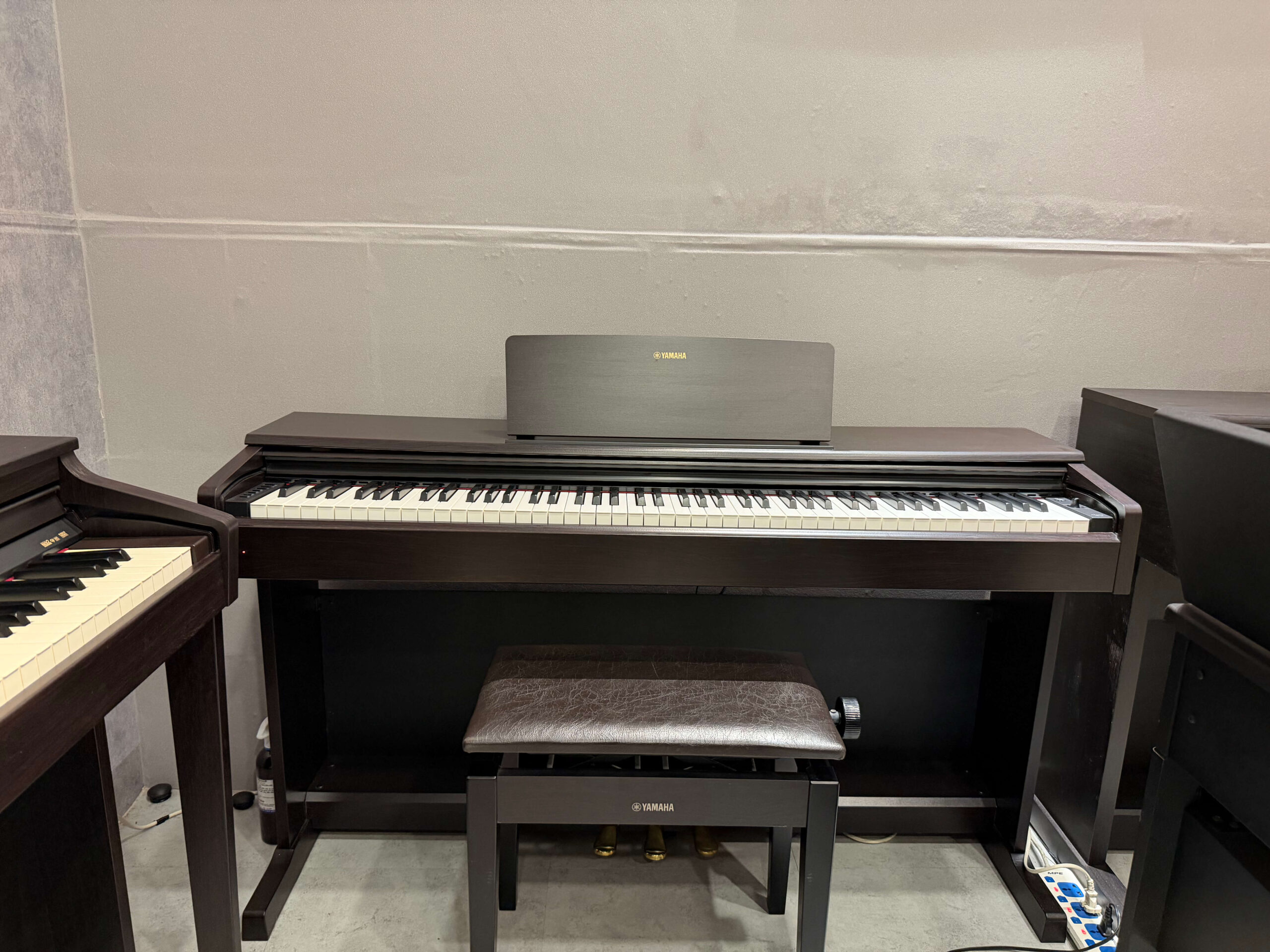 YAMAHA YDP144