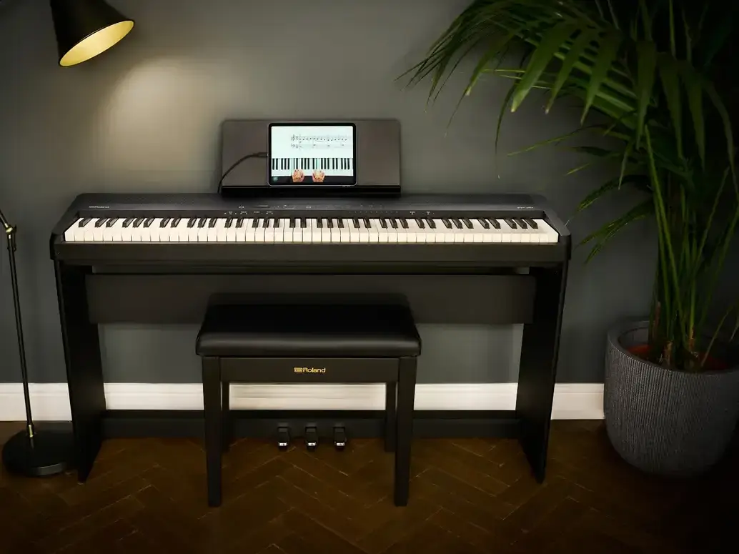 ROLAND FP-40