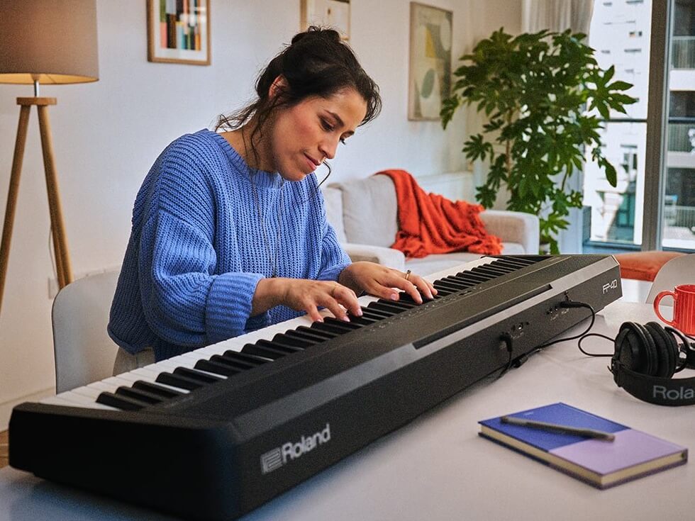 ROLAND FP-40